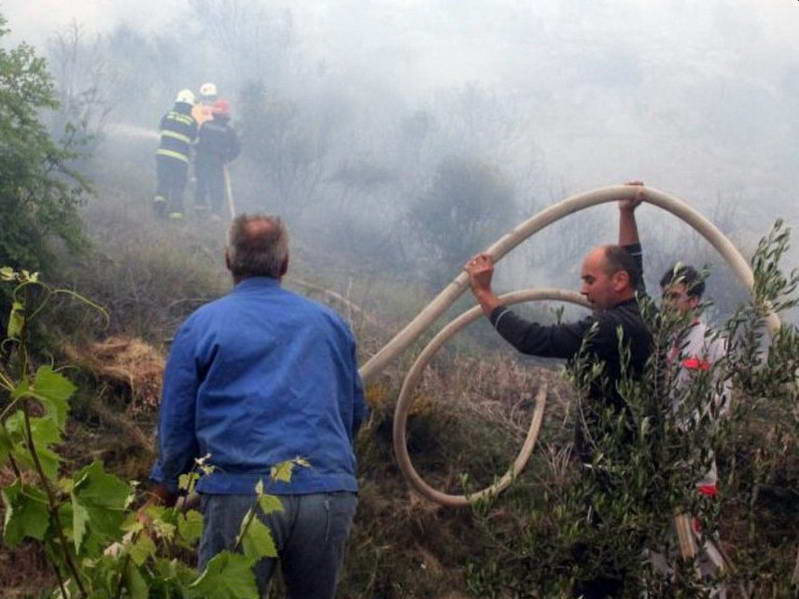 �IBENIK: Po�ar na podru�ju Greba�tice